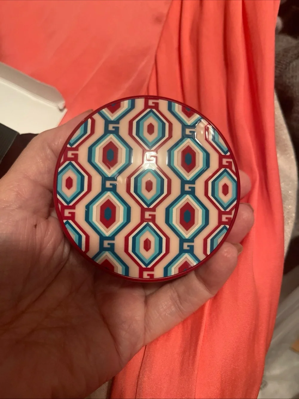 Gucci Cushion de Beauté Compact in Peach-Beige